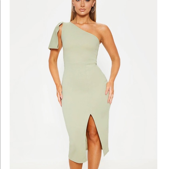 PrettyLittleThing Dresses & Skirts - NWT PRETTY LITTLE THING - One Shoulder Bow Midi Dress